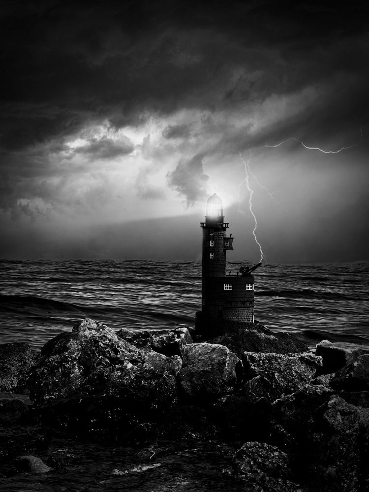 Маяк грозовой