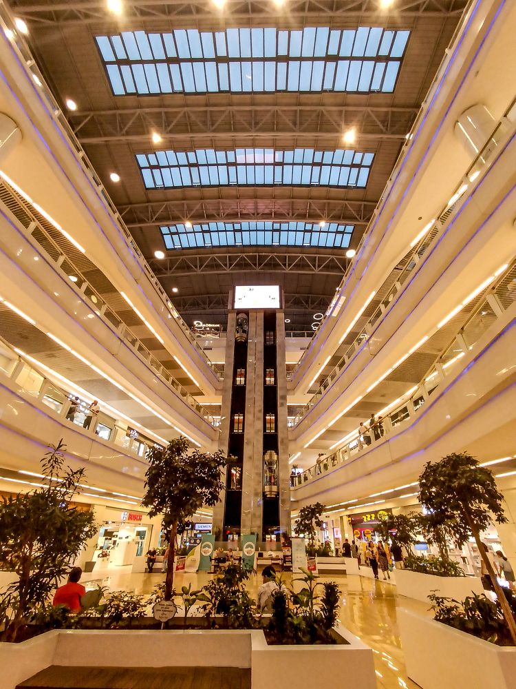 Photograph by DAMOUN POURNEMATI