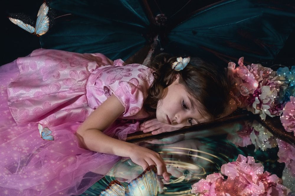 Дверь в Зазеркалье