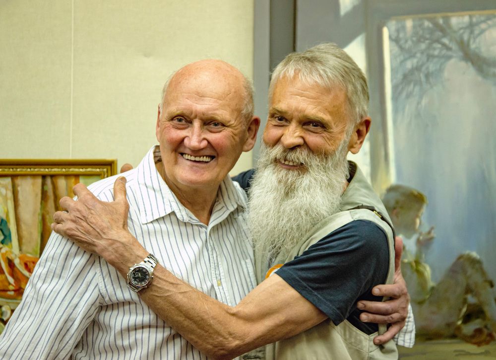 Два друга - фотограф и художник...