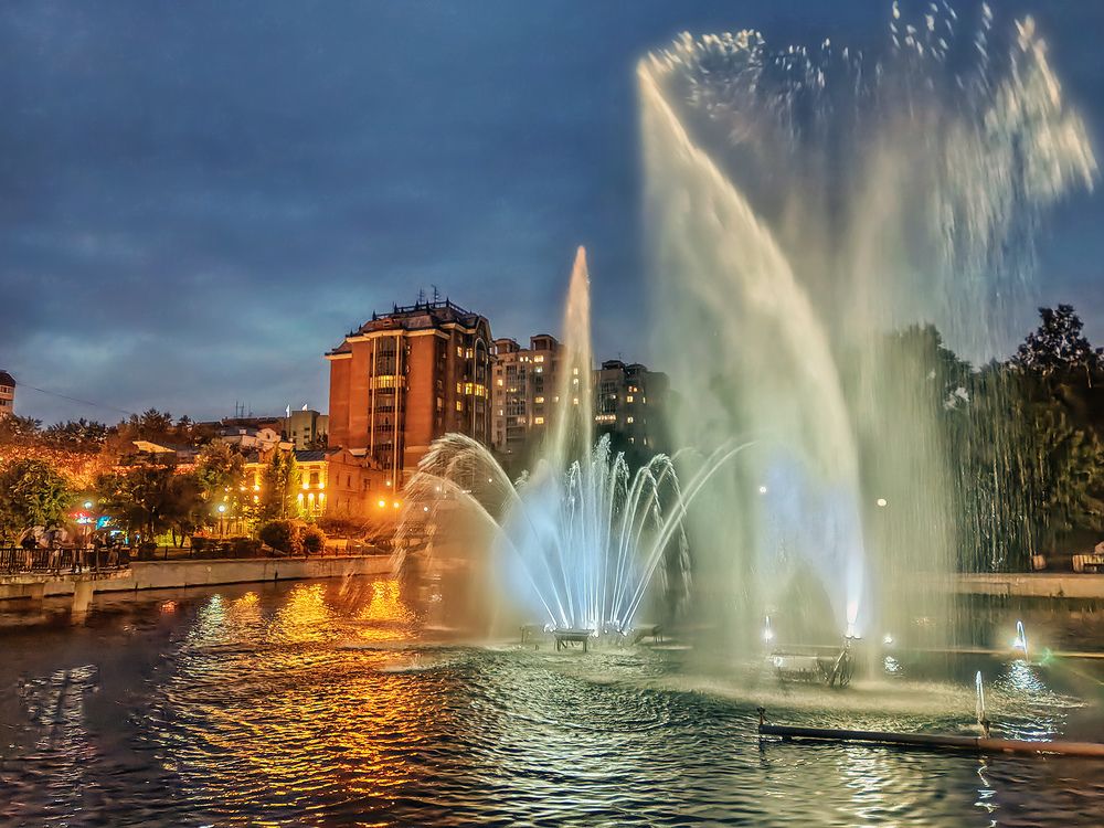 Музыкальный фонтанный комплекс на прудах в Хабаровске