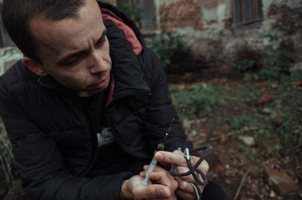 ЗАВИСИМОСТЬ - БОЛЕЗНЬ