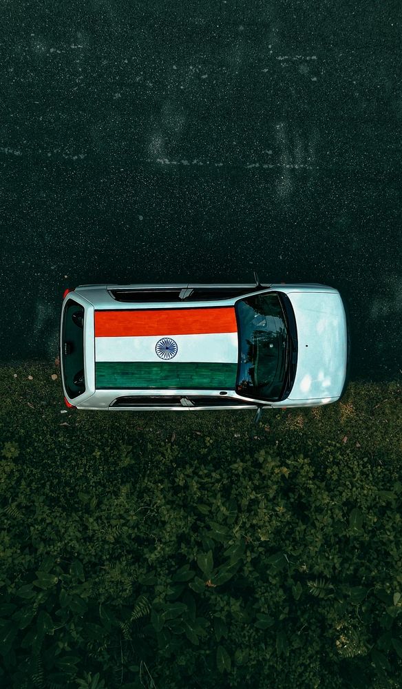 Painted Indian flag on car roof top
