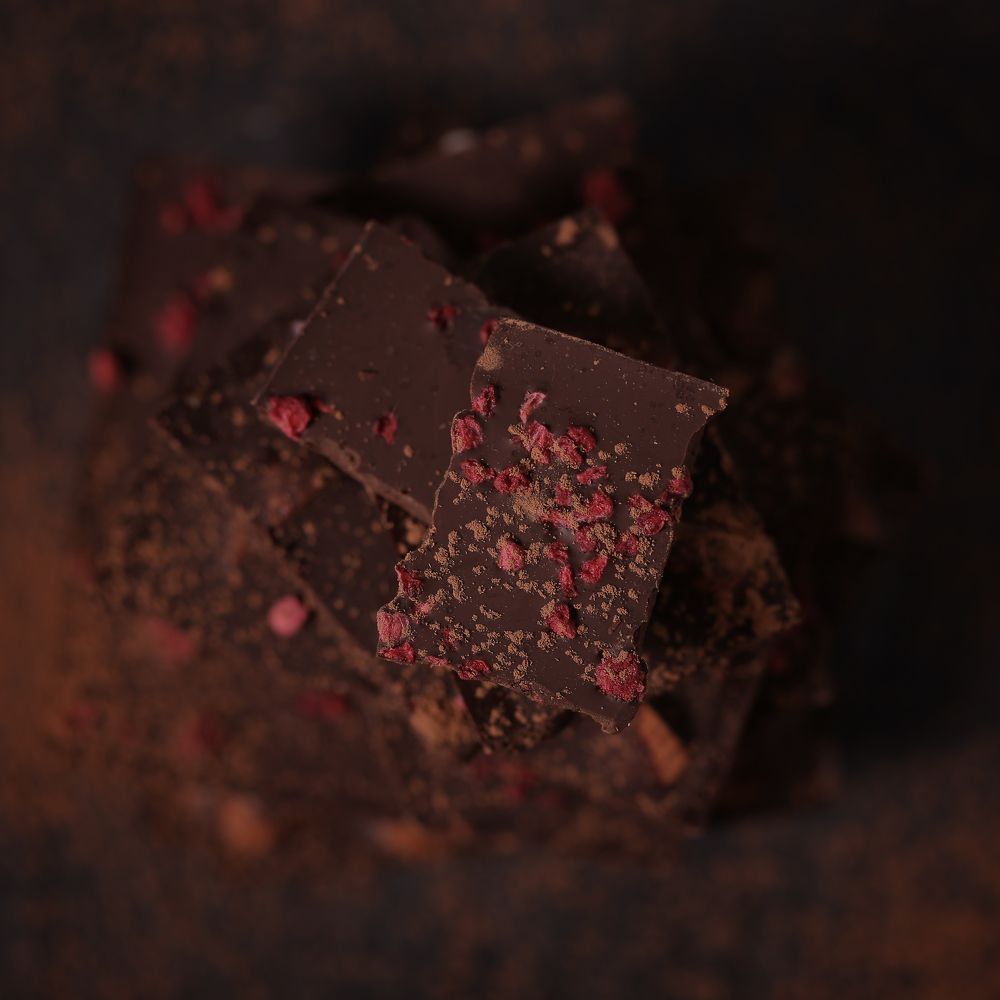 Шоколад с малиной.