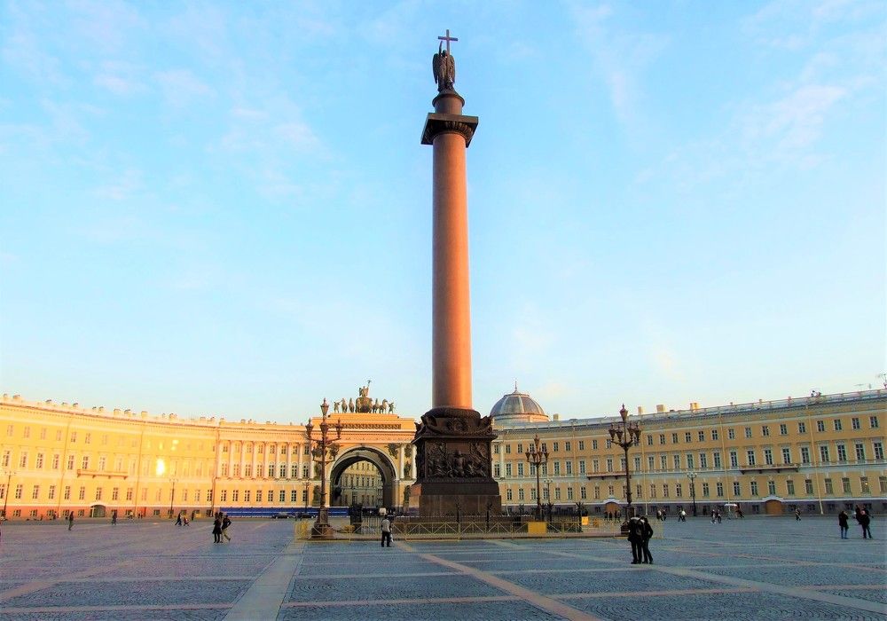 Замыслы мастеров Италии и Франции на Дворцовой площади..