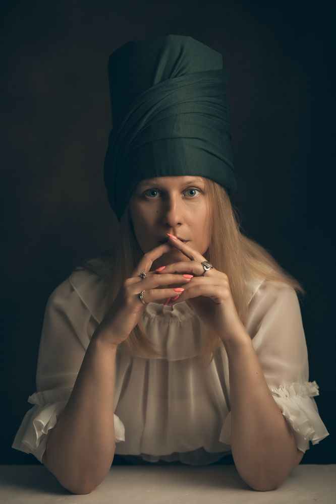 A lady in a headdress