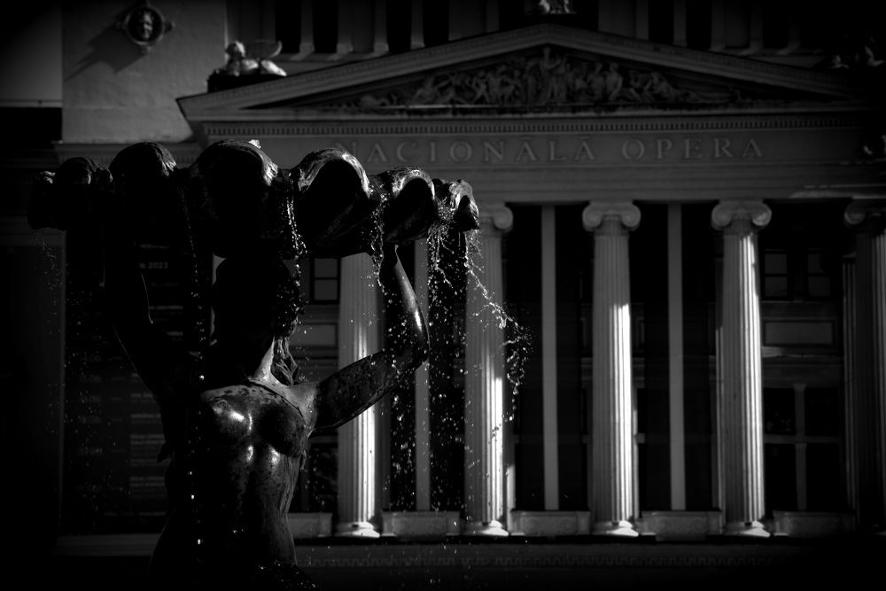 Fountain with a Nymph and a Crow
