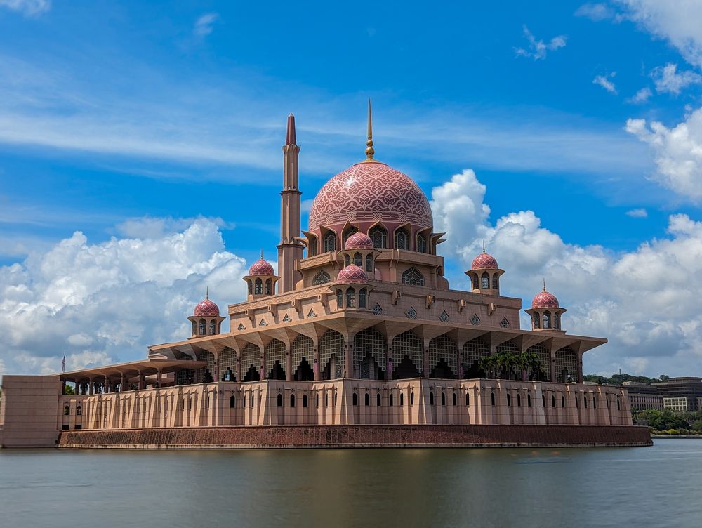 Photograph by Wojiko Oji