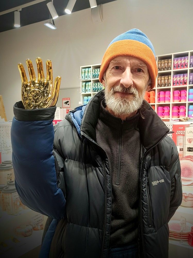 Позолотил ручку...