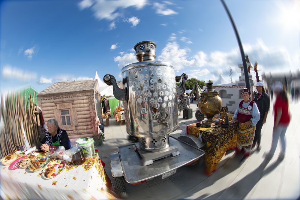Самовар объехавший все ярмарки России.