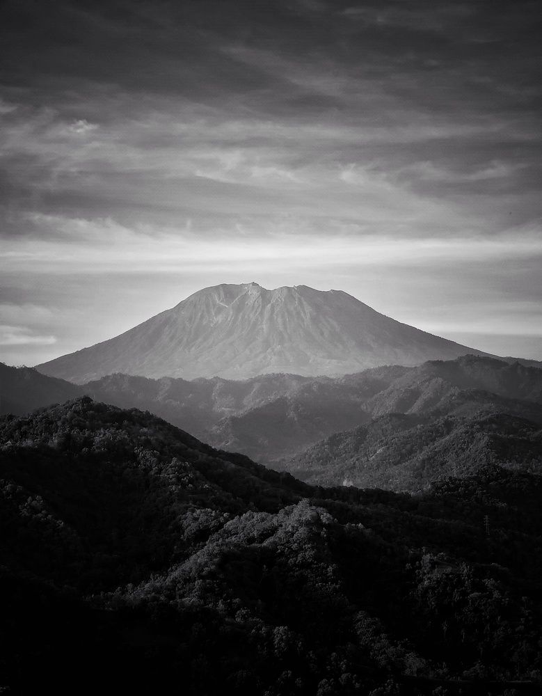 The Sanctuary between Heaven and Earth