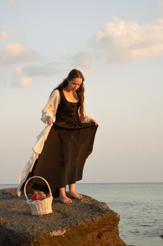 Ассоль ждёт своего Грэя. Сказка "Алые паруса"