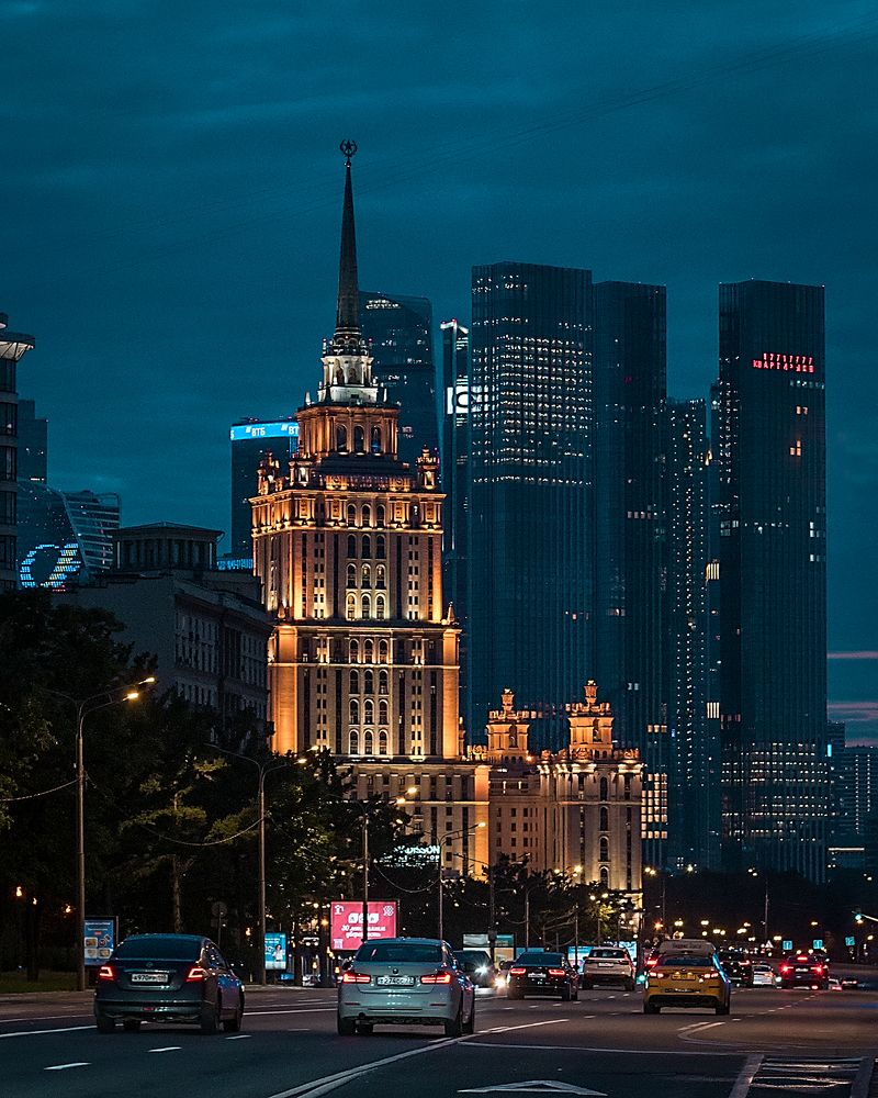 The city falls asleep