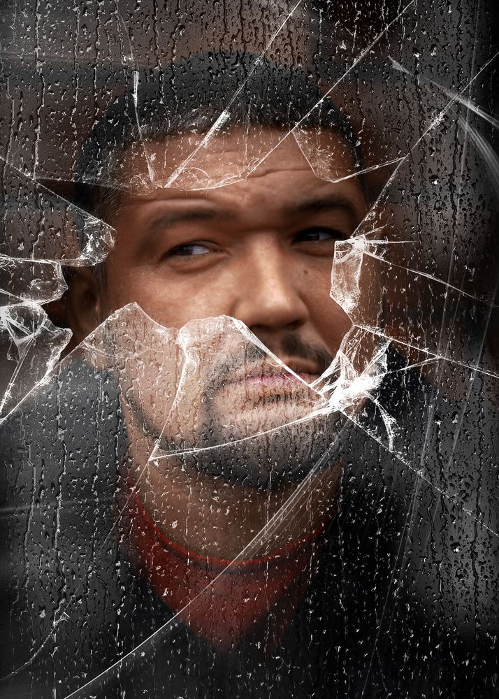 Взгляд через стекло.