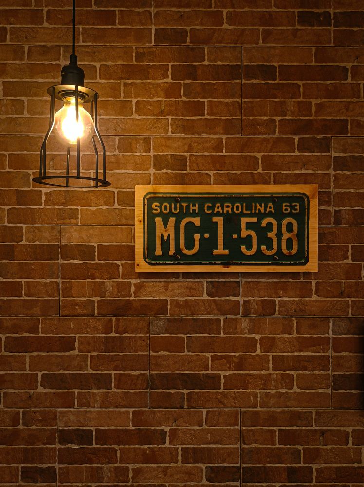 English character in Baghdad