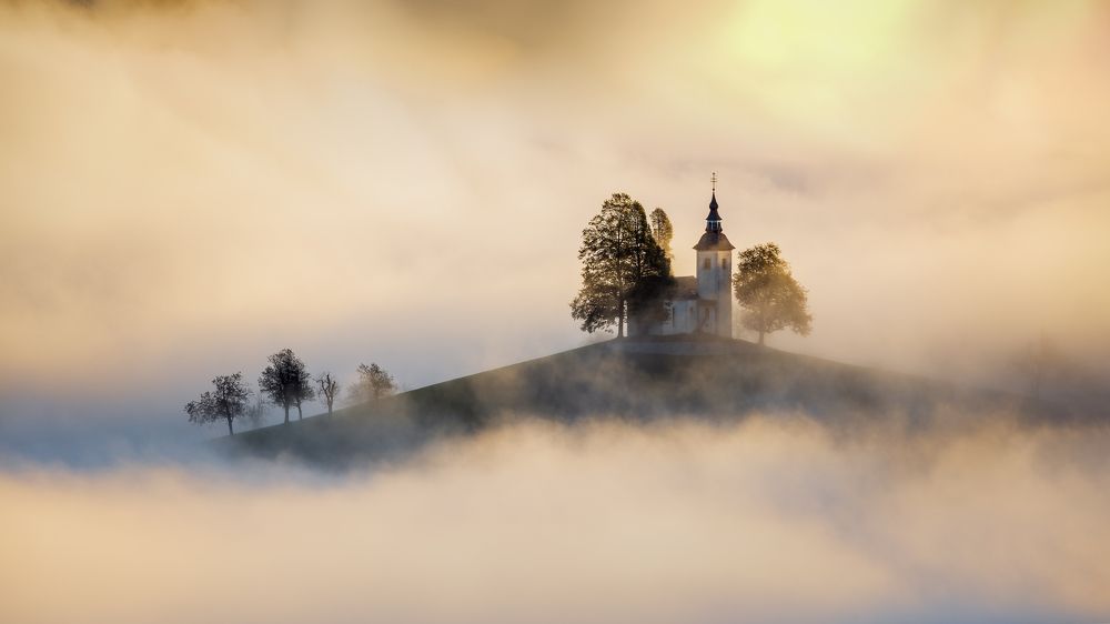 St.Thomas in a morning mist