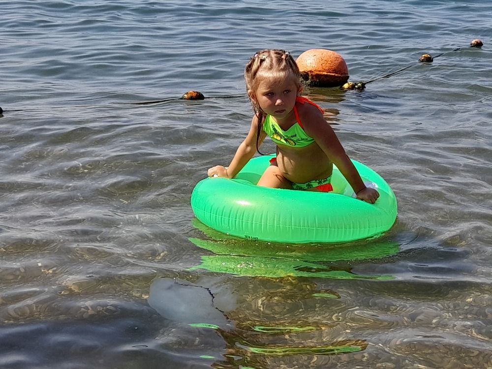 Девочка и медуза