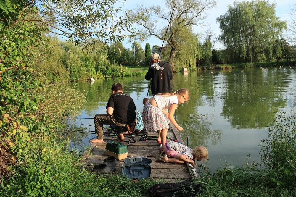 Юные рыбаки