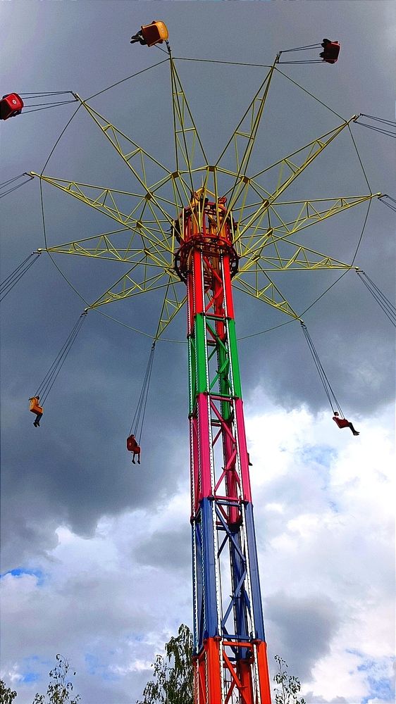 Высоко сижу, далеко гляжу