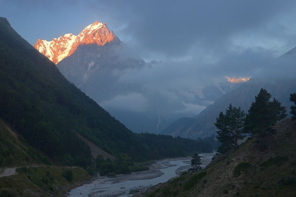 Рассвет в горах