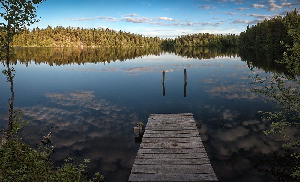 Как облака в озере купались