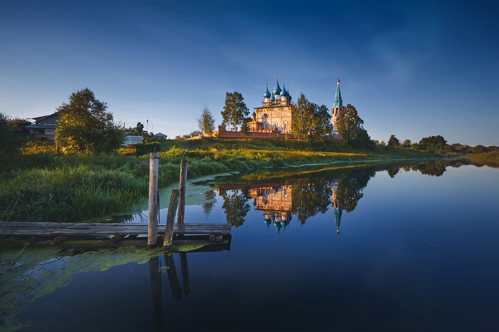 На утренней зорьке.