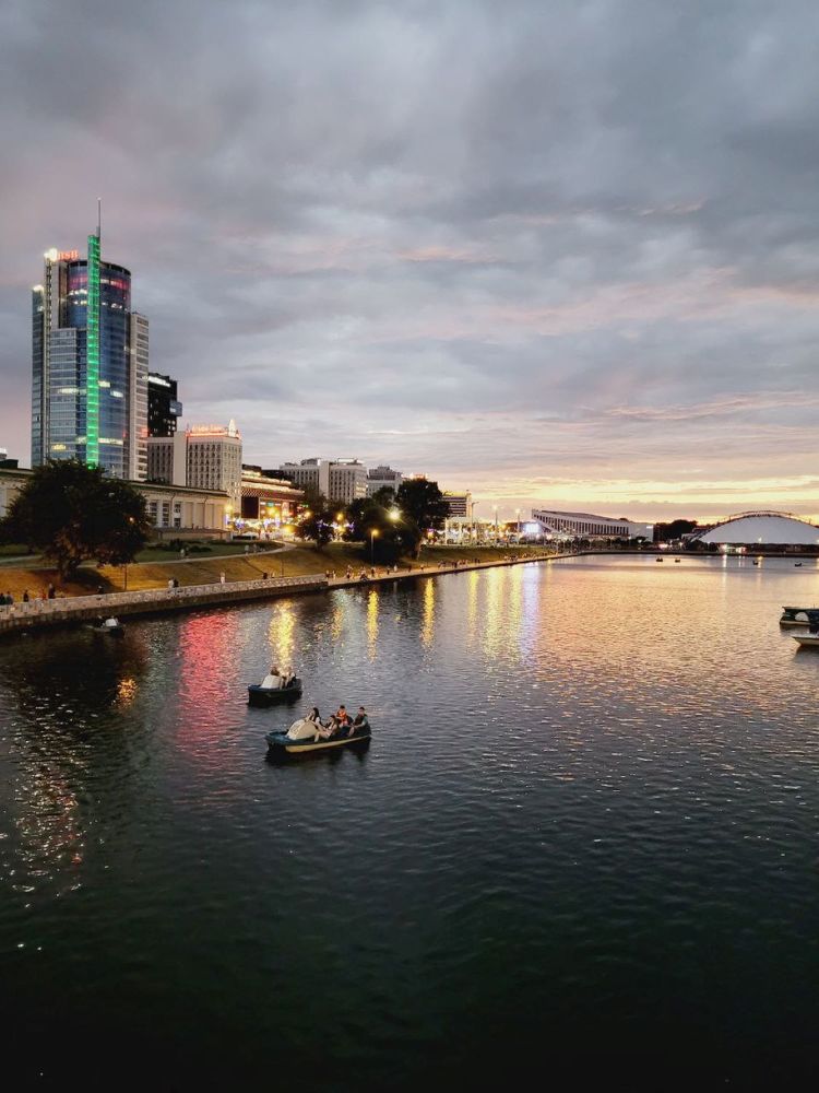 Закат над рекой Свислочь в Минске