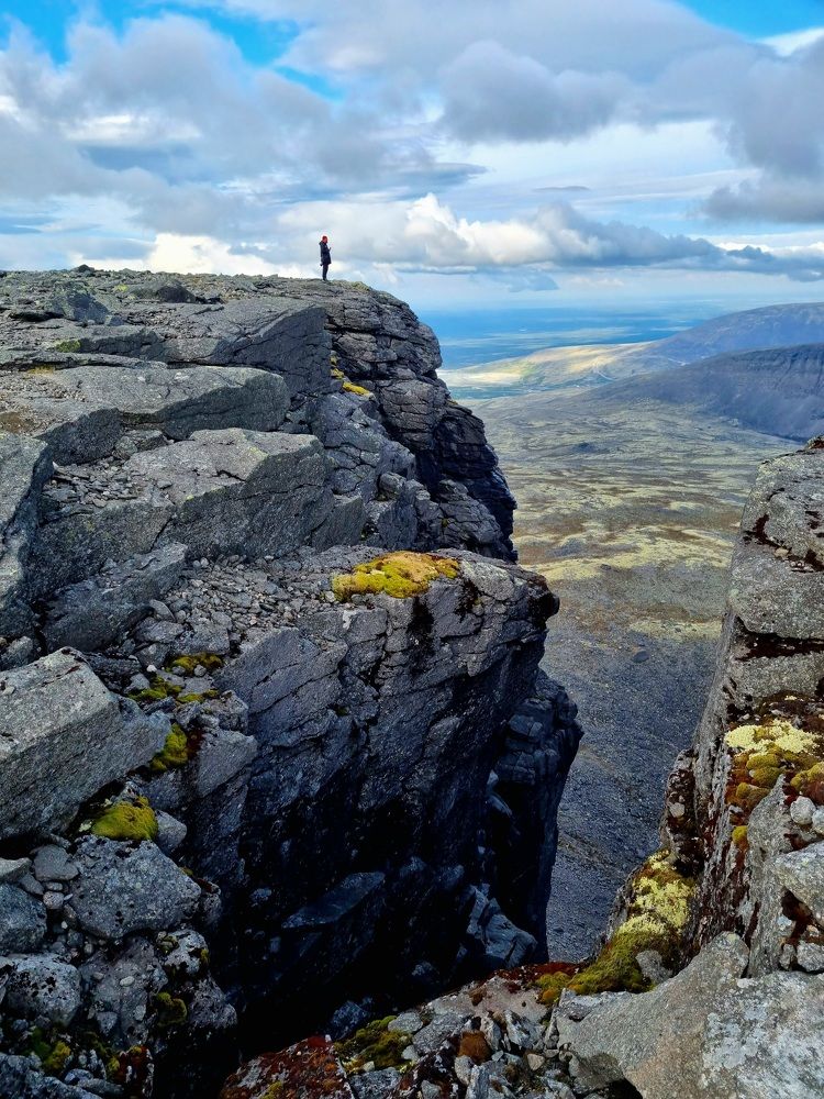 Человек и горы