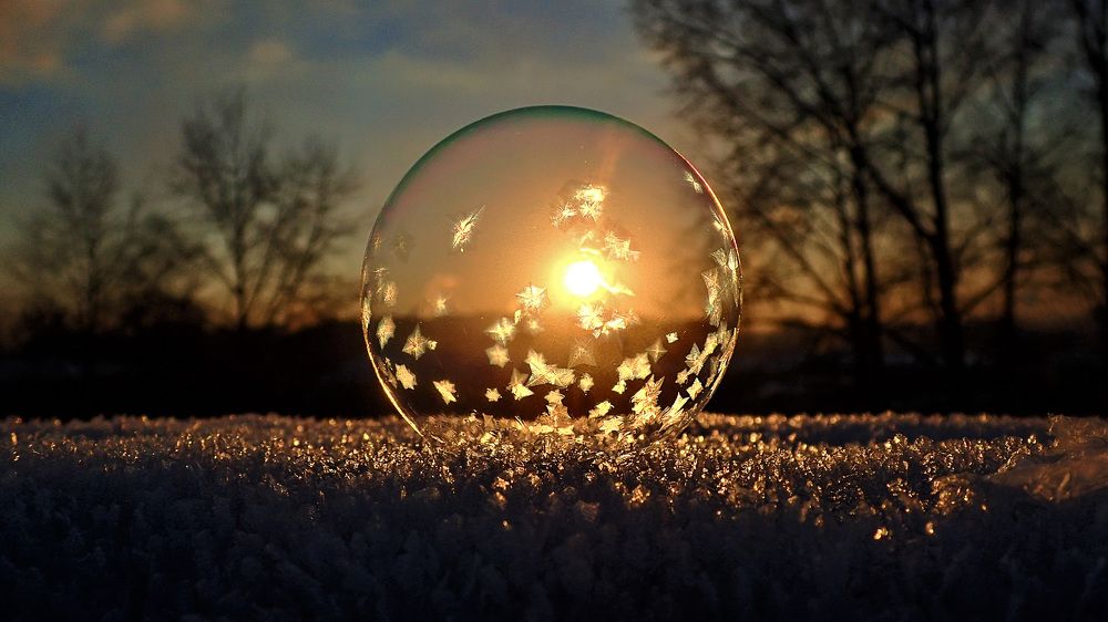 Мыльный пузырь на морозе