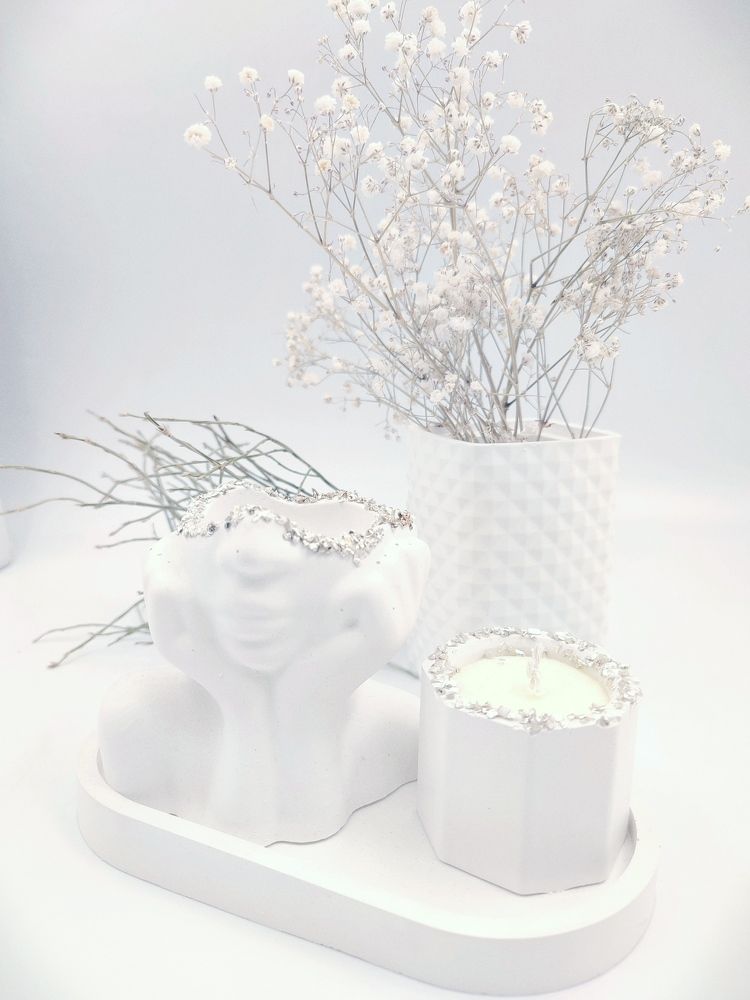 Photograph by DARIA DEMINA