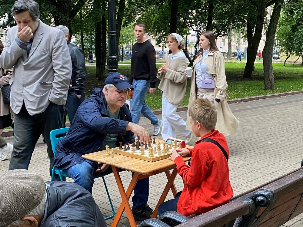 А мы пойдем...