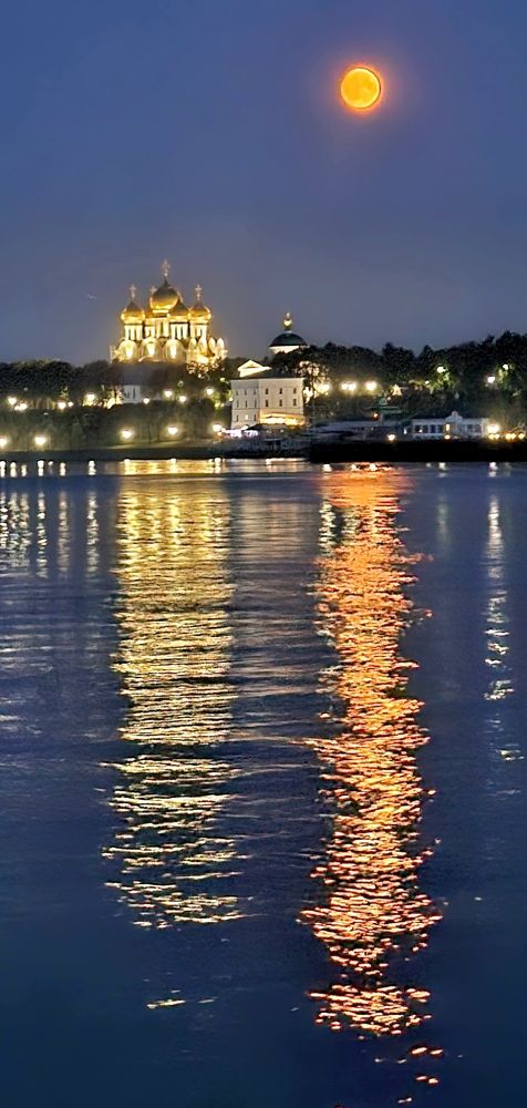 Полнолуние над Волгой