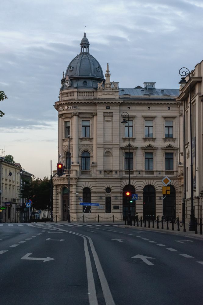 Photograph by Anton Leonchikov