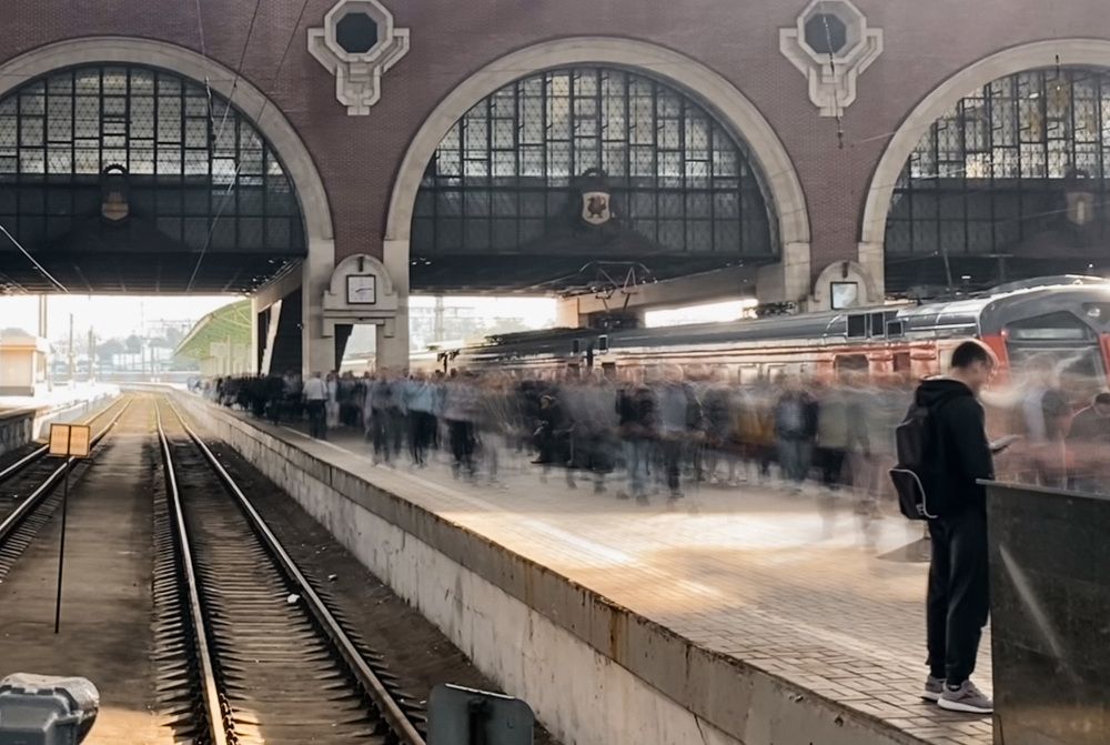 "Утро, вокзал"