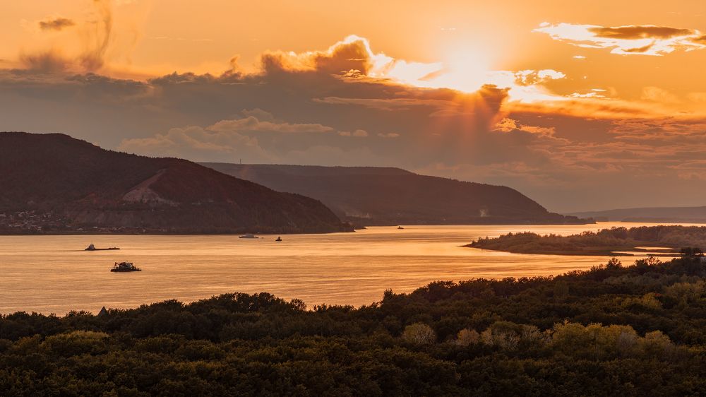 Закат над Волгой