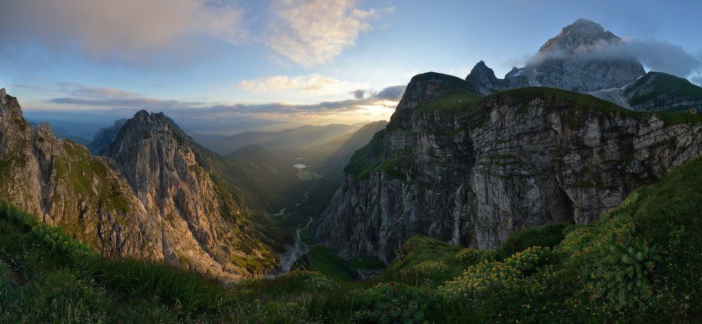 Летнее утро на Мангартском седле