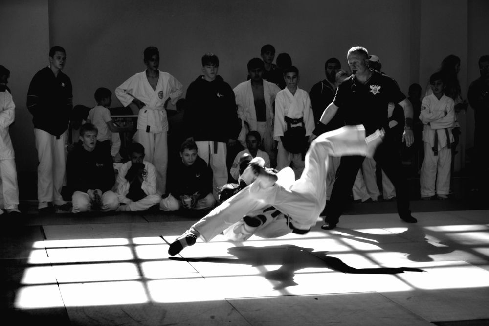 БРОСОК в ЧБ