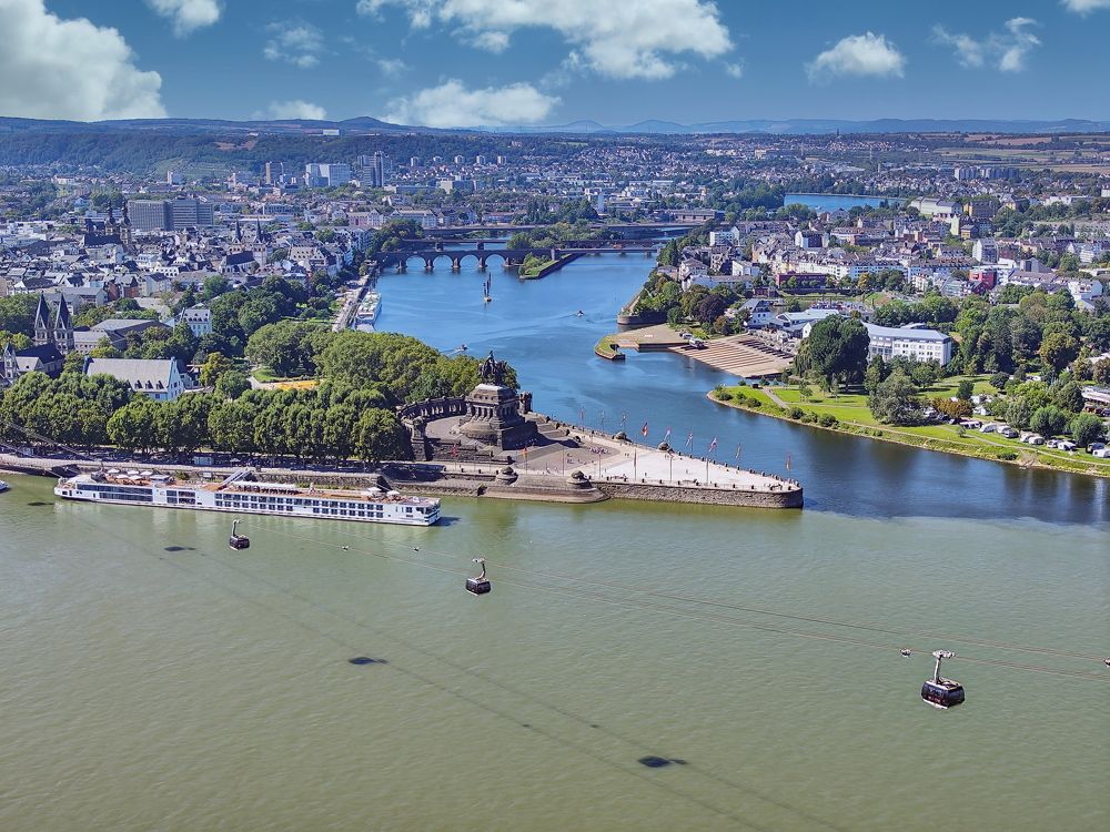 Место слияния рек  Мозель и Рейн ФРГ