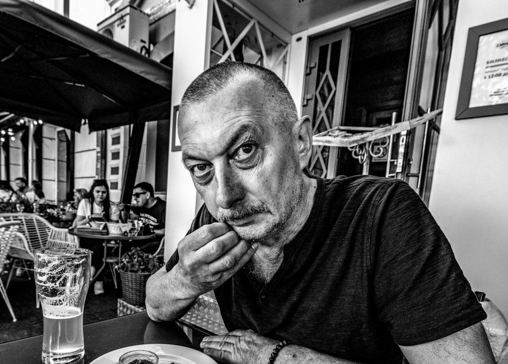 Встреча в кафе