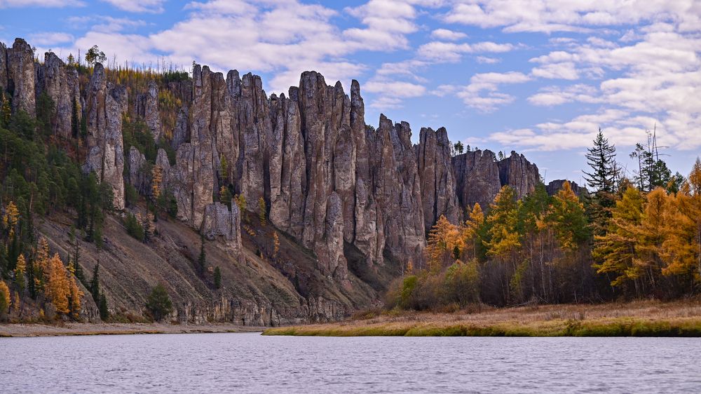 Краски осени на реке Синяя.