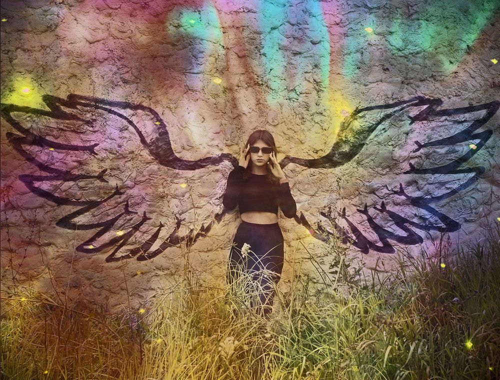 Миру снов досталось в обладанье Ангела святое отраженье.