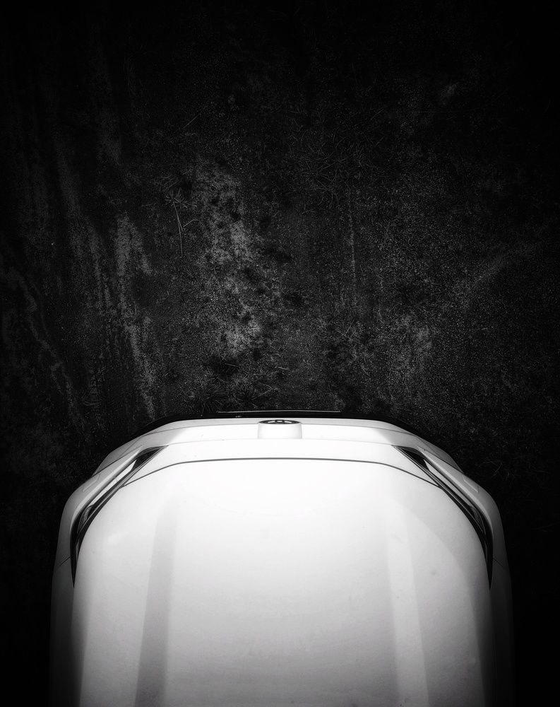 Белое на чёрном