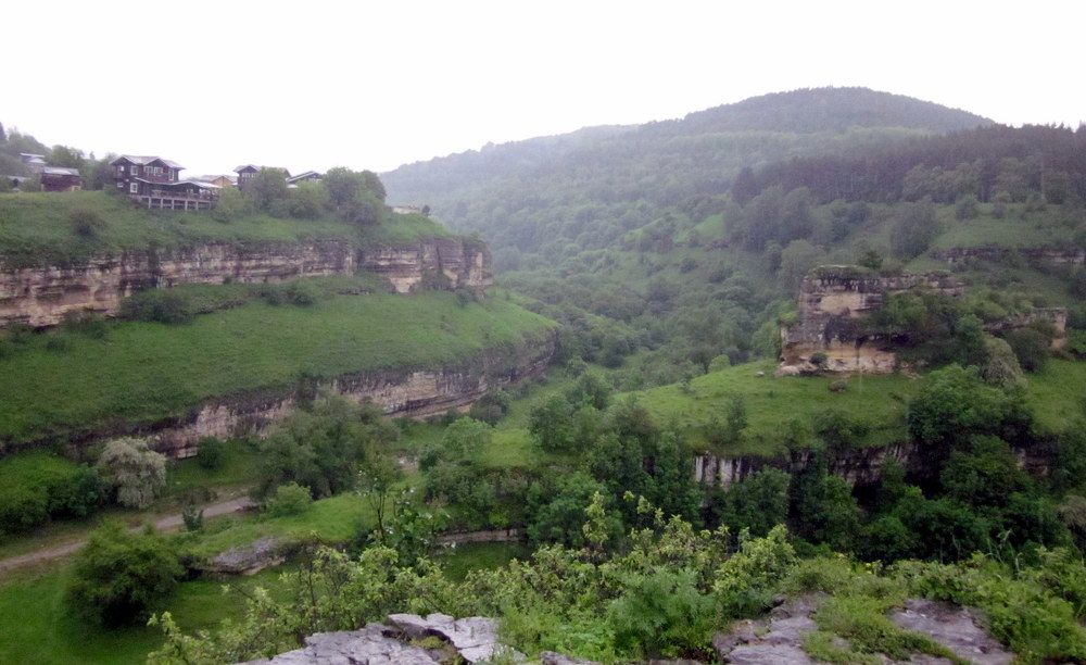 Ущелье . Скала Лермонтова