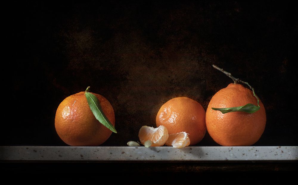 Still life with the scent of tangerines