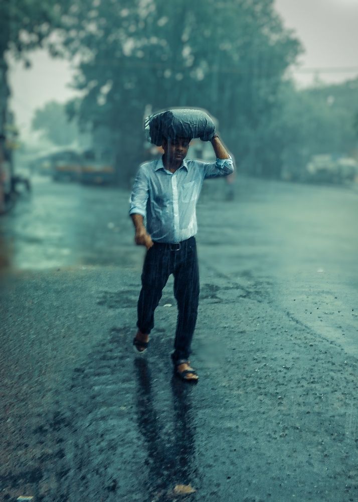Struggle in rain .
