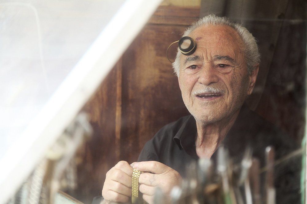 Часовщик за делом