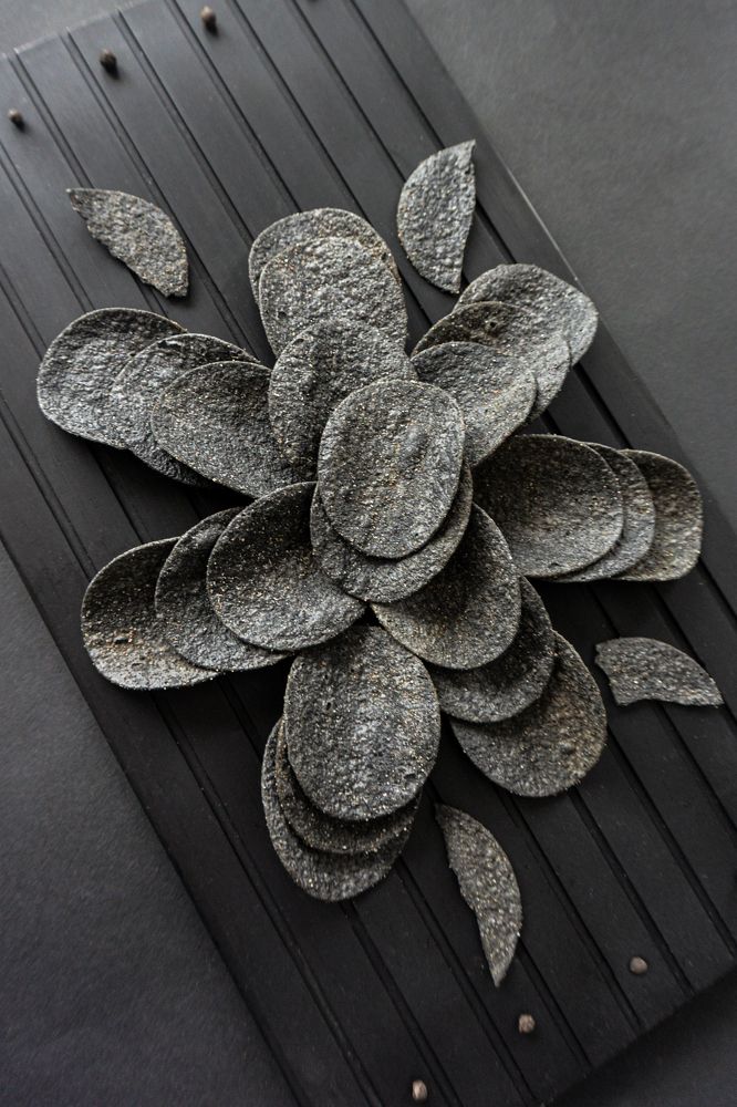 Черный цветок