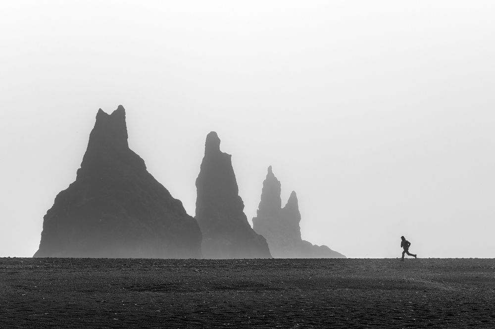 Reynisfjara runner
