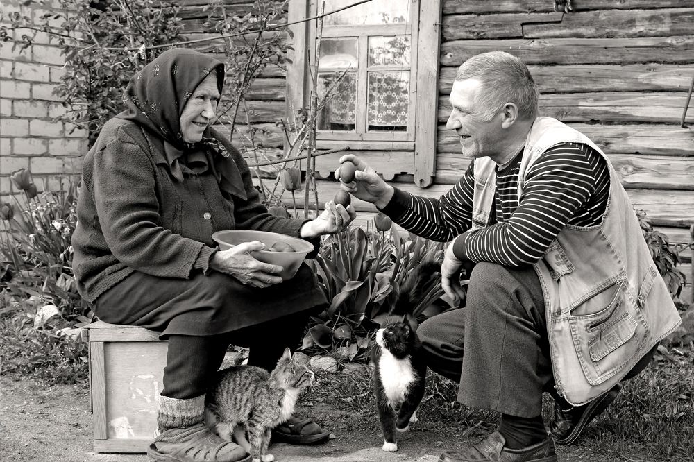На Пасху. Сын приехал к маме.