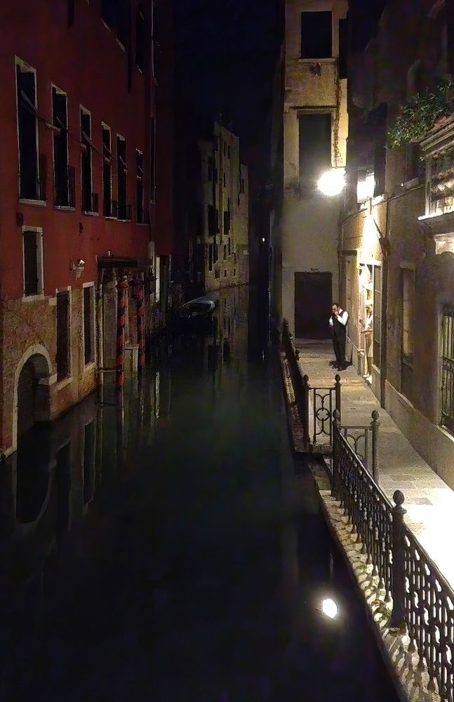 Ночь, улица, фонарь… Венеция.